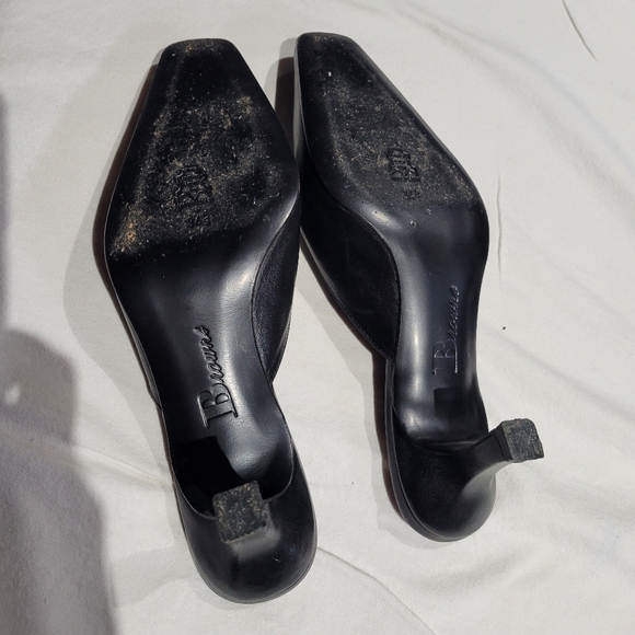 Brown's Kitten Heel Mules Size 4 1/2 - Picture 5 of 5